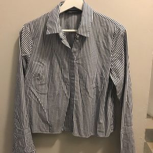 Casual shirt with a twist